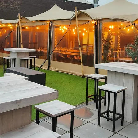 Den Berg Hotel 4*